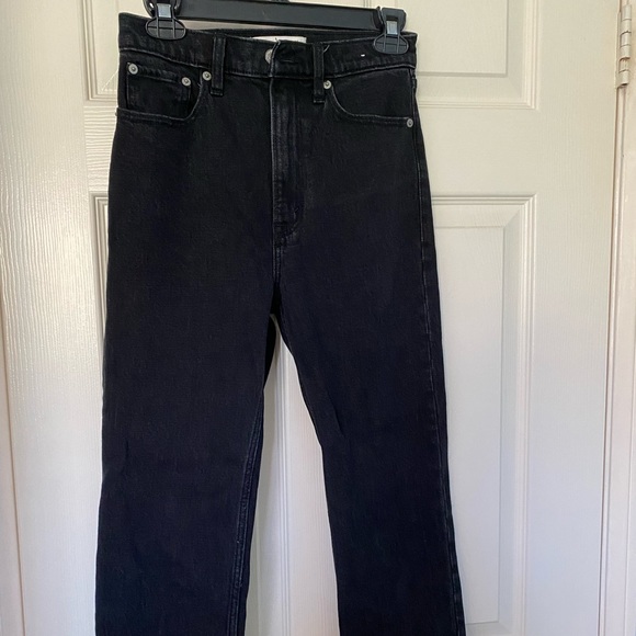 Denim - Abercrombie Ankle Straight Ultra High Rise Jeans Size 25 short